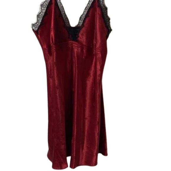 Jones New York Intimates Garnet Red Slip Lace Trim - Picture 1 of 7